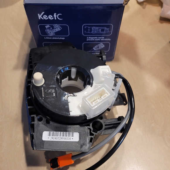 Spiral cable clock spring compatible with Nissan Pathfinder Xterra Titan new - Picture 2 of 3